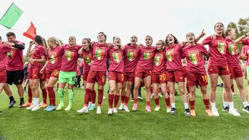 Las jugadoras de la Roma celebran su primer título de liga.