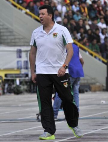 Julio César Baldivieso asumió en agosto como DT de la selección de Bolivia. En apenas dos meses, ha tenido más de una polémica al mando de los altiplánicos. Ejemplo de aquello fue la marginación y renuncia de Moreno Martins y Ronald Raldes por diferencias con él.