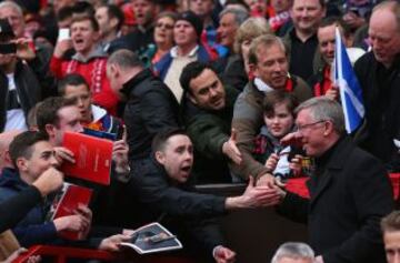 Despedida de los seguidores y jugadores del Manchester United a Sir Alex Fergurson entrenador durante 26 años, antes del encuentro de la Premier League entre el Manchester United y el Swansea City en Old Trafford.