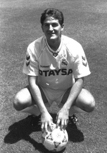 Fich車 por el Real Madrid en la temporada 1991-92 hasta la 1996-97.