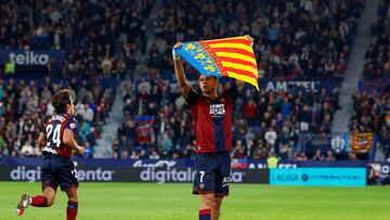 16/11/24 PARTIDO SEGUNDA DIVISION
LEVANTE UD - ELCHE CF
GOL 1-1 BRUGUE ALEGRIA BANDERA COMUNIDAD VALENCIANA