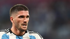 Soccer Football - FIFA World Cup Qatar 2022 - Round of 16 - Argentina v Australia - Ahmad bin Ali Stadium, Al Rayyan, Qatar - December 3, 2022 Argentina's Rodrigo De Paul reacts REUTERS/Bernadett Szabo