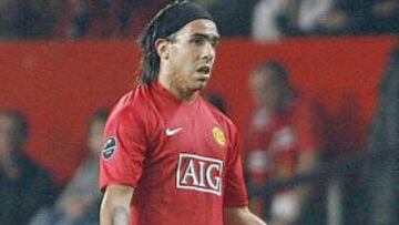 <strong>FUTURO INCIERTO.</strong> Carlos Tévez tiene difícil seguir en el Manchester y jugar en el Real Madrid es uno de sus sueños.