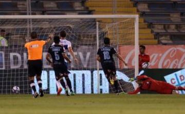 La UC s&oacute;lo ha ganado uno de sus &uacute;ltimos nueve partidos ante Iquique por Torneos Nacionales, con dos derrotas y seis empates. La victoria fue por 1-0 el 27-02-2014, con gol de &Aacute;lvaro Ramos. 