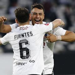 Colo Colo golea a Unión y se acerca a la final de Copa Chile