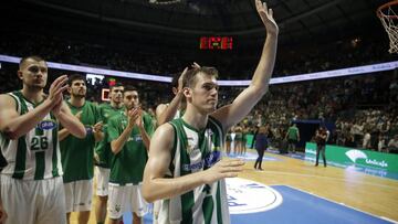 La plantilla bética, tras la derrota ante Unicaja.