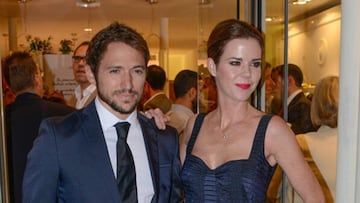 La pareja anunciaba su separación después de trece a?os de matrimonio y con cuatro hijos en común: Jorge, Manuel, Gonzalo y Jaime. La revista ?HOLA! informaba en exclusiva de la decisión de Amelia Bono y Manuel Martos que llevaban ya un tiempo distanciados, pero que decidieron hacer pública la noticia en la fecha de su aniversario.