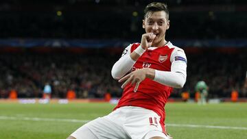 Britain Football Soccer - Arsenal v PFC Ludogorets Razgrad - UEFA Champions League Group Stage - Group A - Emirates Stadium, London, England - 19/10/16
 Arsenal&#039;s Mesut Ozil celebrates scoring their fifth goal 
 Action Images via Reuters / Andrew Couldridge
 Livepic
 EDITORIAL USE ONLY.