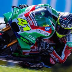 Aleix se cuela delante en el duelo entre Márquez y Dovi