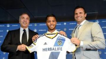 Giovani Dos Santos fue presentado como nuevo jugador del Galaxy.