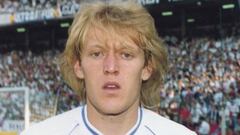 Robert Prosinecki. El primer croata en formar parte de la entidad blanca, y el único de ellos que no dio un buen rendimiento. Llegó en 1991 como campeón de Europa, procedente del Estrella Roja, y en los tres años que estuvo en el Real Madrid disputó un total de 73 partidos, en los que anotó 12 goles.