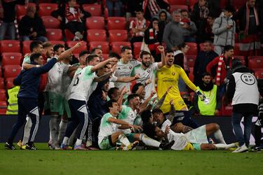 Los jugadores del Osasuna celebran el pase a la final de la Copa del Rey.
