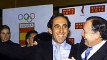 <b>FELICES.</b> Ignacio del Río, consejero delegado de la candidatura de Madrid 2012, y Álvarez del Manzano, todavía alcalde la capital, celebran el triunfo sobre Sevilla en el camino hacia los JJOO de verano de 2012.