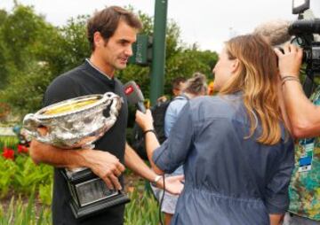 El día después: Federer celebró su título con los fans