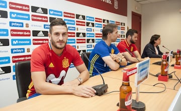 Koke, Julen Lopetegui y Koke en la rueda de prensa.