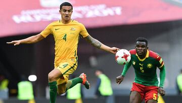 Tim Cahill y Michael Ngadeu-Ngadjui.