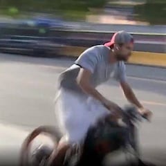 Gerard Piqué llegó al Camp Nou en una bicicleta eléctrica de 10.000 euros