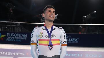 Sebastián Mora sigue reinando en Europa: bronce en ómnium