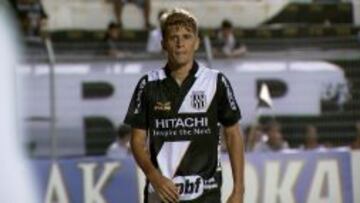 Adrianinho jugando con el Ponte Preta.