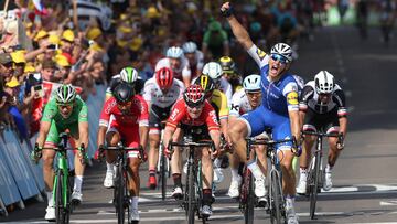 TROYES, FRANCE - JULY 6: Marcel Kittel of Germany and Quick Step Floors celebrates winning, in front of Arnaud Demare of France and FDJ (green jersey), Andre Greipel of Germany and Lotto Soudal, Alexander Kristoff of Norway and Team Katusha (white jersey), Nacer Bouhanni of France and Cofidis (second from left) during stage 6 of the Tour de France 2017, a stage between Vesoul and Troyes (216km) on July 6, 2017 in Troyes, France. (Photo by Jean Catuffe/Getty Images)