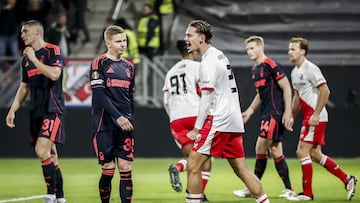 (LtoR) Nikola Milenkovi? of Nottingham Forest, Oleksandr Zinchenko of Nottingham Forest and Siebe Horemans of FC Utrecht react to the 1-1 during the UEFA Europa League, league phase day 6, football match between FC Utrecht and Nottingham Forest, at the Galgenwaard Stadium in Utrecht on December 11, 2025. (Photo by Robin VAN LONKHUIJSEN / ANP / AFP) / Netherlands OUT
