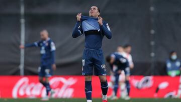 MADRID, SPAIN - DECEMBER 05: Raul de Tomas of Espanyol reacts after Rayo Vallecano score their first goal during the La Liga Santander match between Rayo Vallecano and RCD Espanyol at Campo de Futbol de Vallecas on December 05, 2021 in Madrid, Spain. (Pho