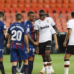 Vezo: "El Sevilla siempre te exige lo máximo"