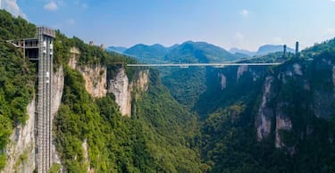 El ascensor Bailong, en China, es el ascensor al aire libre más alto del mundo