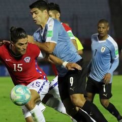 La desafortunada jugada que opacó el brillante debut de Sierralta