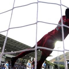 El Depor rasca un punto de Ipurua y alarga su buena racha