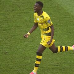 "Estoy feliz en el Dortmund y quiero ganar títulos aquí"