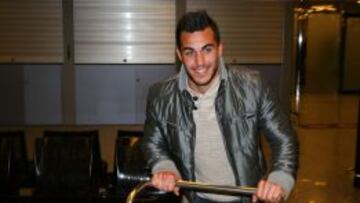 Joselu, a su llegada al aeropuerto de Mallorca