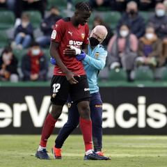 Gayà entrena en el día libre y el dolor de Diakhaby queda en susto