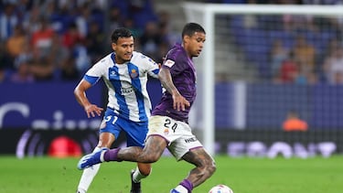 Omar El Hilali defiende a Kenedy en el Espanyol - Real Valladolid.