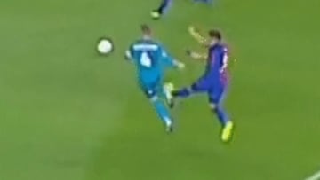 El GIF de la patada que Luis Suárez le lanzó a Sergio Ramos