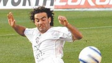 <b>VETERANO. </b>Peña ha vivido el ascenso, la permanencia y el descenso con el Albacete.