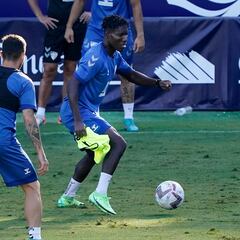 El Málaga ficha al ghanés Lumor Agbenyenu