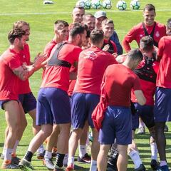 Machín, Bounou y Borja, prioridades para Quique Cárcel