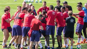 Machín, Bounou y Borja, prioridades para Quique Cárcel