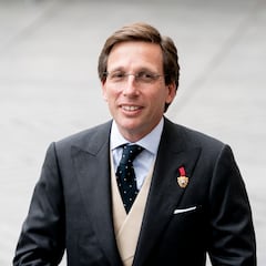 ¿A qué se dedicaba Almeida antes de ser alcalde de Madrid y cuál es su profesión?