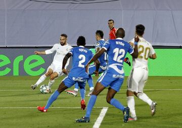 Jugada del penalti de Mathias Olivera a Dani Carvajal.