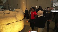 Momento histórico en Egipto: permiten a un streamer grabar en solitario dentro de la pirámide de Giza