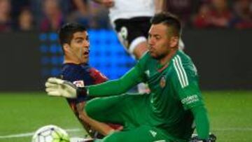 Diego Alves, gran protagonista en la derrota del Barcelona.