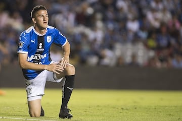 Mier fue para muchos el jugador llamado a convertirse en el sucesor de los grandes defensores centrales de México, pero las lesiones cortaron su impulso, mismo que lo había llevado a la Selección Mexicana. Ahora s futbolista de Querétaro, donde es titular, pero no figura entre los candidatos al Tri.