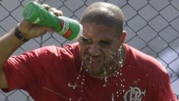 Adriano se entrena con el Flamengo