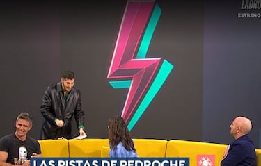 Las pistas ocultas sobre el vestido de las Campanadas de Cristina Pedroche: un rayo, un cuatro...