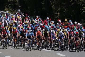 El pelotón durante la quinta etapa del Tour de Francia. 