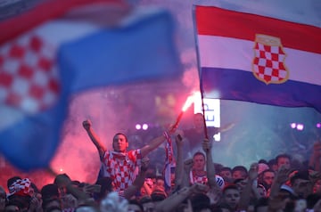 Soccer Football - World Cup - Semi-Final - Croatia v England - Zagreb, Croatia - July 11, 2018. Croatia's fans watch the broadcast of the World Cup semi-final match between Croatia and England in the fan zone. REUTERS/Antonio Bronic