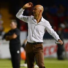 Paco Ayestarán se incorpora al cuerpo técnico del Valencia