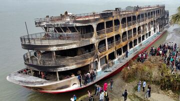 Mueren al menos 36 personas en el incendio de un ferry en Bangladesh